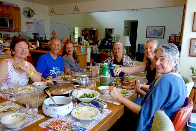Second_Waimea_potluck_hui_group_May_13.jpg