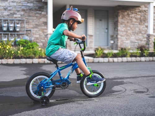 boy-riding-bicycle-2830163